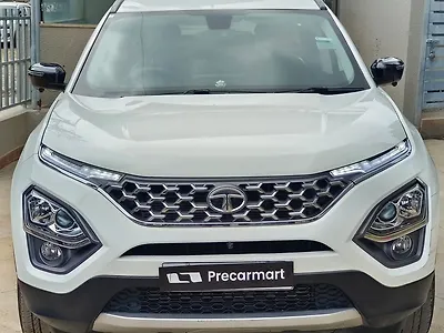 2022 Tata Safari XTA Plus