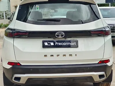 2022 Tata Safari XTA Plus