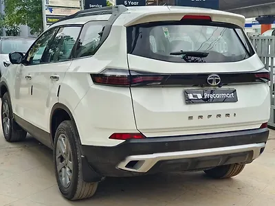 2022 Tata Safari XTA Plus