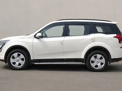 2018 Mahindra XUV500 W7 AT