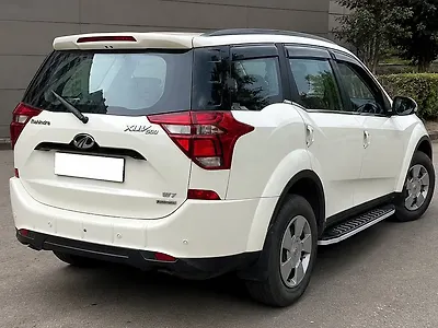 2018 Mahindra XUV500 W7 AT