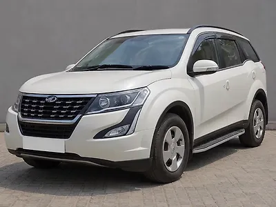 2018 Mahindra XUV500 W7 AT