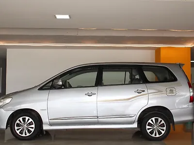 2015 Toyota Innova 2.5 ZX BS IV 7 STR