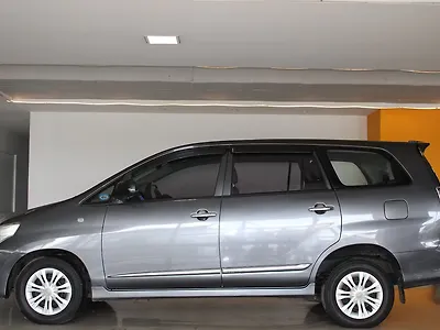 2015 Toyota Innova 2.5 GX BS IV 7 STR