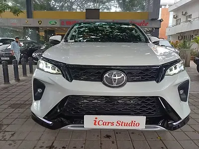 2025 Toyota Fortuner 4X2 2WD Diesel Turbo Automatic Dual Tone 1