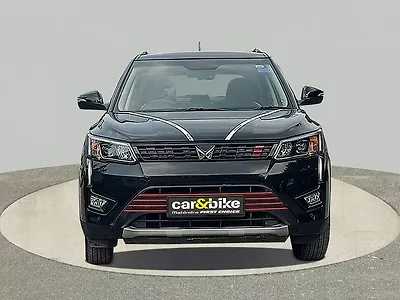 2023 Mahindra XUV300 W8 (O) 1.2 Petrol 1 2023 Mahindra XUV300 W8 (O) 1.2 Petrol 1