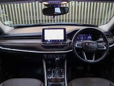 2023 Jeep Meridian Limited Plus 4x2 AT
