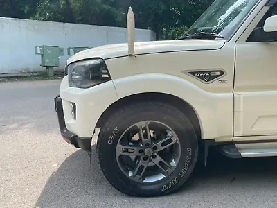 2022 Mahindra Scorpio S5 1