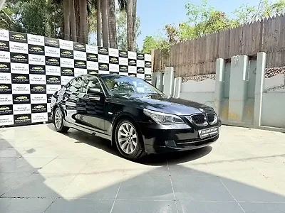 2009 BMW 5-Series 520i Sedan 1