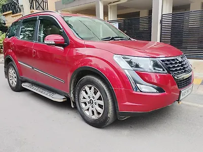 2021 Mahindra XUV500 W9