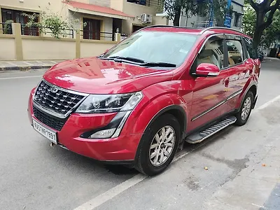 2021 Mahindra XUV500 W9