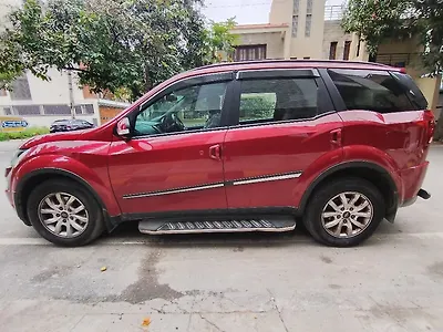 2021 Mahindra XUV500 W9