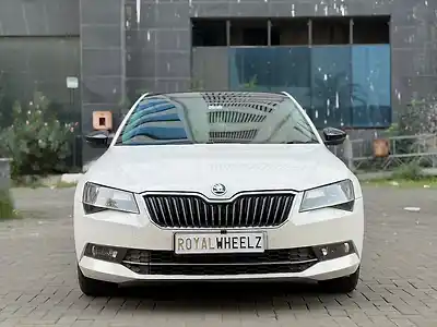 2017 स्कोडा सुपर्ब एल&के टीडीआई एटी 1