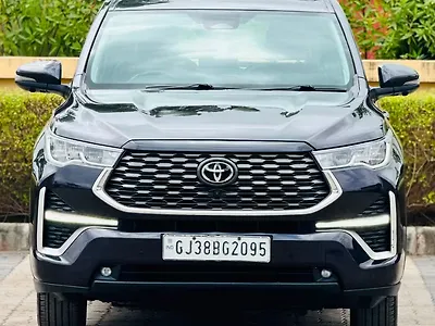 2024 टोयोटा इनोवा हायक्रॉस ZX (O) Hybrid (Electric + Petrol) Automatic (e-CVT) 7 STR 1