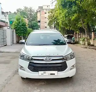 2018 टोयोटा इनोवा क्रिस्टा 2.4 V डीज़ल 1 2018 टोयोटा इनोवा क्रिस्टा 2.4 V डीज़ल 1
