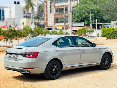 2021 Skoda Superb Sportline AT