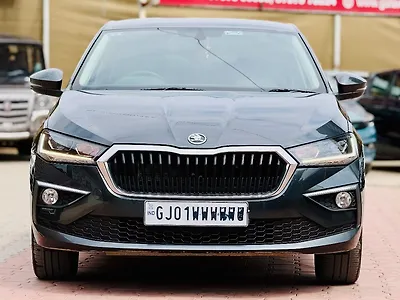 2025 Skoda Slavia Prestige Petrol 1.5L Turbo Automatic (DCT) 1 2025 Skoda Slavia Prestige Petrol 1.5L Turbo Automatic (DCT) 1
