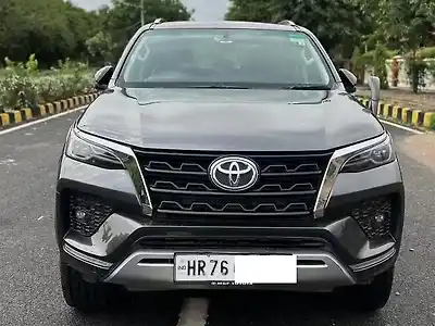 2022 टोयोटा फ़ॉर्च्यूनर  4x4 एटी 2.8 डीज़ल 1