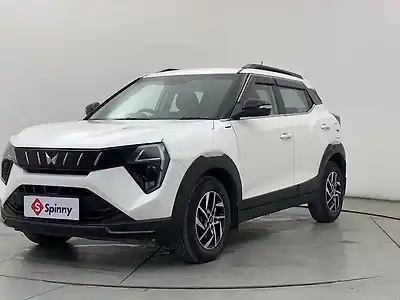 2024 महिंद्रा XUV 3XO AX5 Petrol 1.2L Turbo Automatic (TC) 1