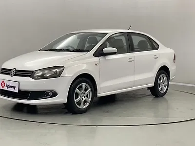 2013 Volkswagen Vento Highline Diesel 1