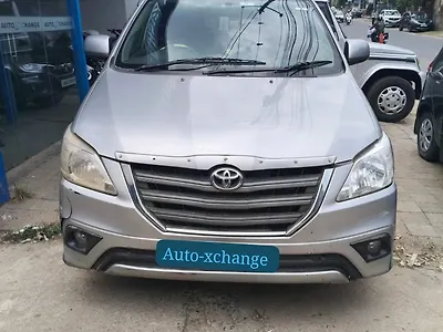 2015 Toyota Innova 2.5 G BS IV 7 STR 1