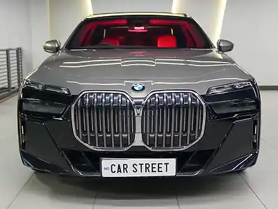 2023 बीएमडब्ल्यू 7-सीरीज 740i M स्पोर्ट 1