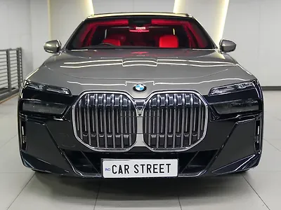 2023 BMW 7-Series 740i M Sport 1