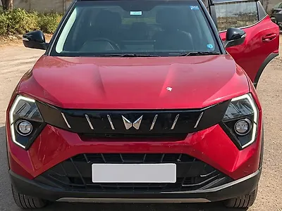 2025 Mahindra XUV 3XO AX7 Petrol 1.2L Turbo Manual Dual Tone