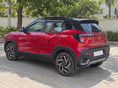 2025 Mahindra XUV 3XO AX7 Petrol 1.2L Turbo Manual Dual Tone