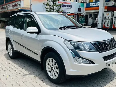 2016 Mahindra XUV500 W10