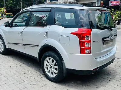 2016 Mahindra XUV500 W10