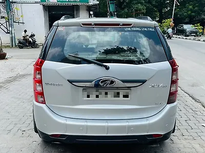 2016 Mahindra XUV500 W10