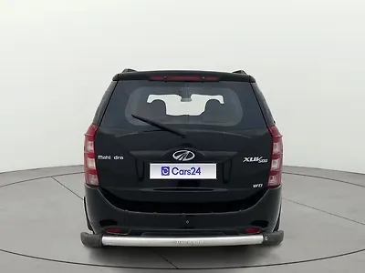 2017 Mahindra XUV500 W6
