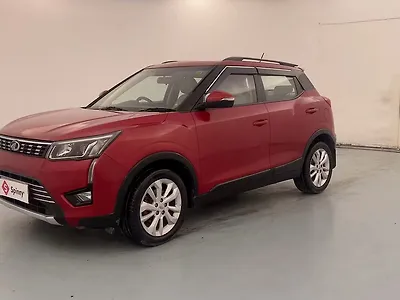 2020 Mahindra XUV300 W8 1.5 Diesel [2020] 1