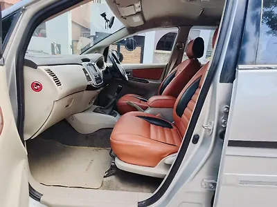 2013 Toyota Innova 2.5 EV PS 7 STR BS-III