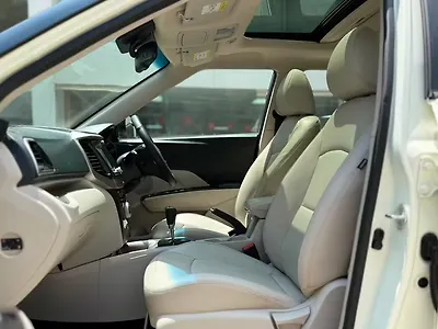 2022 Mahindra XUV300 W8 (O) 1.2 Petrol AMT