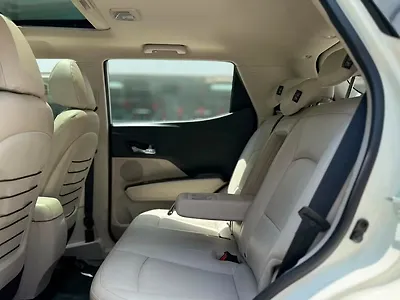 2022 Mahindra XUV300 W8 (O) 1.2 Petrol AMT