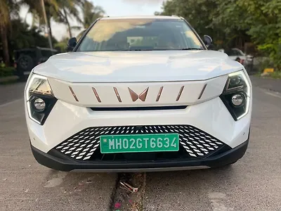 2026 Mahindra 3XO EV AX7 L 39.4 kWh with Charger 1