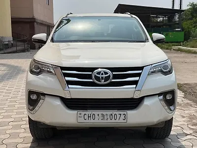 2018 Toyota Fortuner 2.8 4x2 AT [2016-2020] 1
