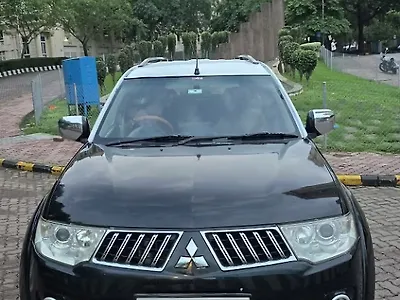 2013 Mitsubishi Pajero 2.5 MT 1
