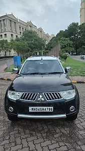 2013 Mitsubishi Pajero 2.5 MT 1 2013 Mitsubishi Pajero 2.5 MT 1