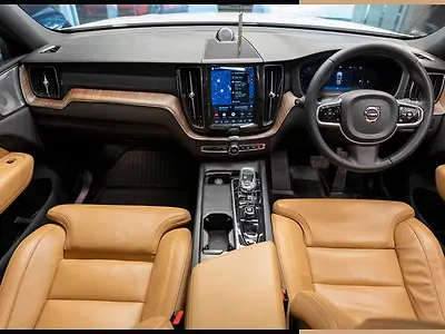 2023 Volvo XC60 B5 Ultimate