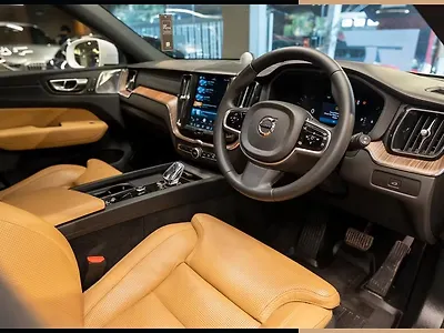 2023 Volvo XC60 B5 Ultimate