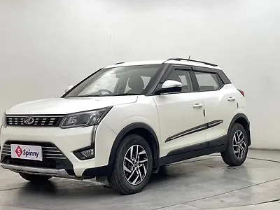 2022 Mahindra XUV300 W8 (O) 1.5 Diesel AMT 1