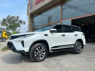 2023 Toyota Fortuner Legender 4X2 2WD Diesel Turbo Automatic Dual Tone
