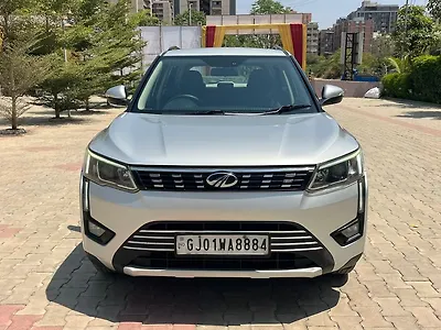2021 Mahindra XUV300 W8 1.2 Petrol [2019] 1