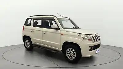 2016 महिंद्रा tuv300 t8 एएमटी 1 2016 महिंद्रा tuv300 t8 एएमटी 1