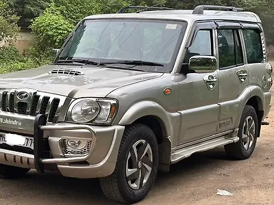 2013 Mahindra Scorpio SLE BS-IV 1