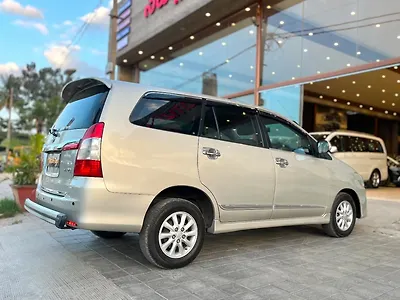 2014 Toyota Innova 2.5 VX 8 STR BS-III
