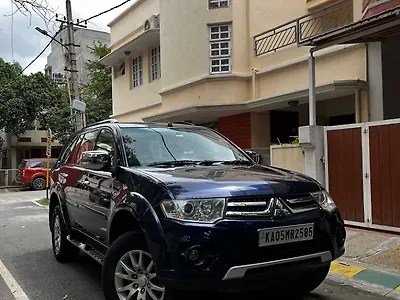 2015 मित्सुबिशी पजेरो 2.5 ऑटोमैटिक 1